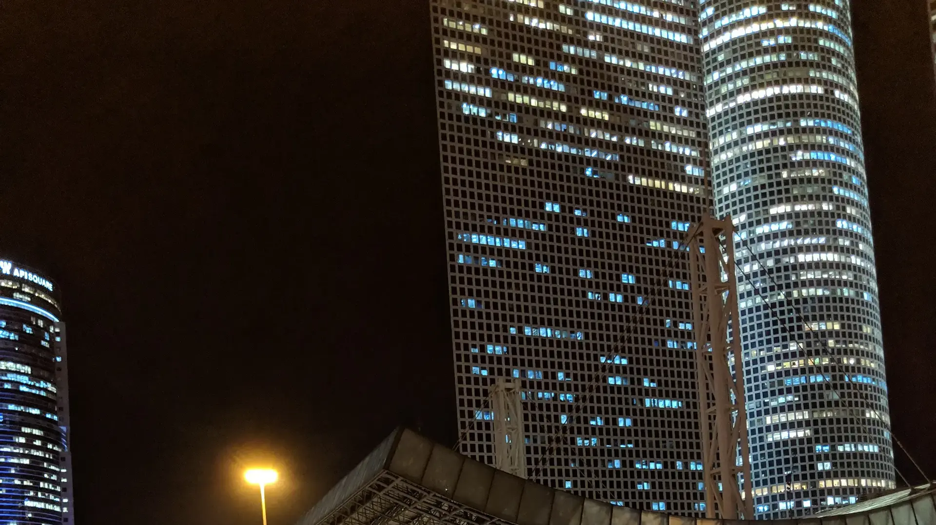 תורים בכניסה לתחנת רכבת השלום בתל אביב בגלל חסימות הכבישים בשל הפגנת יוצאי העדה האתיופית במחאה על הריגת יהודה ביאדגה, 30 בינואר 2019 תורים בכניסה לתחנת רכבת השלום בתל אביב בגלל חסימות הכבישים בשל הפגנת יוצאי העדה האתיופית במחאה על הריגת יהודה ביאדגה, 30 בינואר 2019