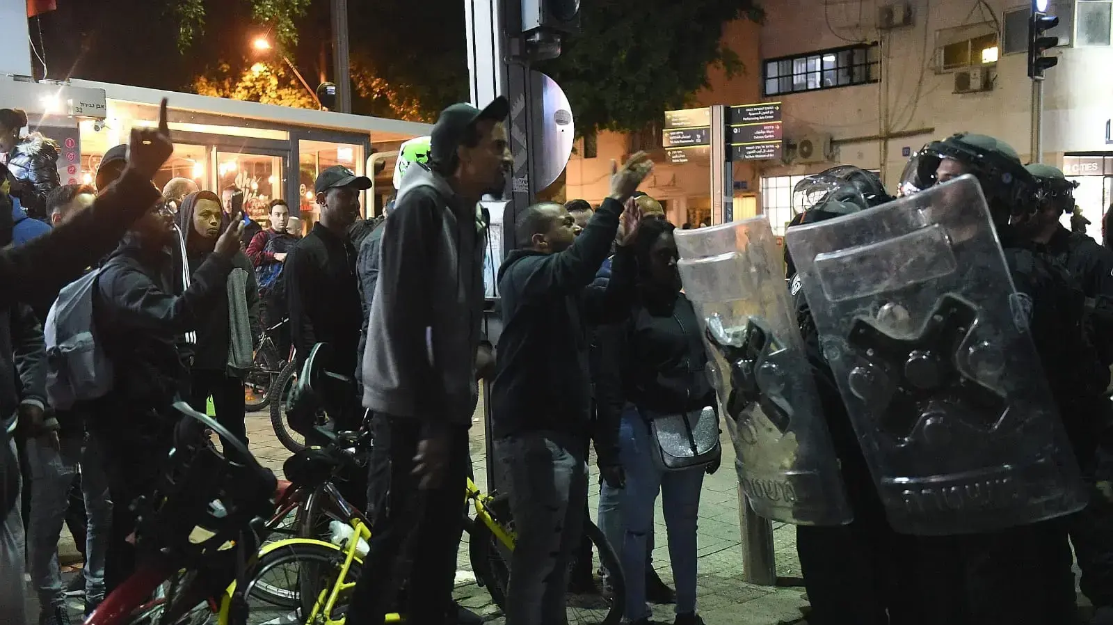 הפגנת המחאה של בני העדה האתיופית במחאה על הריגת יהודה ביאדגה, כיכר רבין, 30 בינואר 2019 הפגנת המחאה של בני העדה האתיופית במחאה על הריגת יהודה ביאדגה, כיכר רבין, 30 בינואר 2019