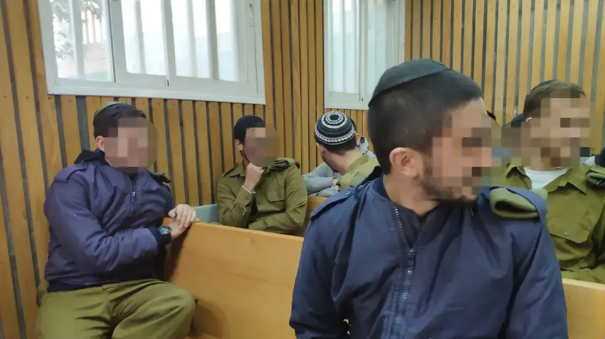 הקראת כתב האישום בעניינם של לוחמי גדוד נצח יהודה שעל פי החשד היכו פלסטינים, בית דין צבאי ביפו, 31 בינואר 2019 הקראת כתב האישום בעניינם של לוחמי גדוד נצח יהודה שעל פי החשד היכו פלסטינים, בית דין צבאי ביפו, 31 בינואר 2019
