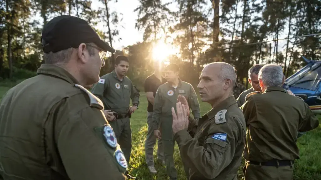 אלוף משנה במילואים, גולן ואך בברזיל אלוף משנה במילואים, גולן ואך בברזיל