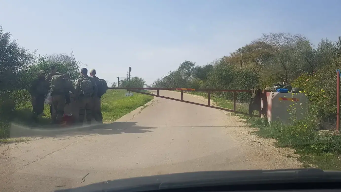 מחסום ניר עם בגבול עזה נחסם מחסום ניר עם בגבול עזה נחסם