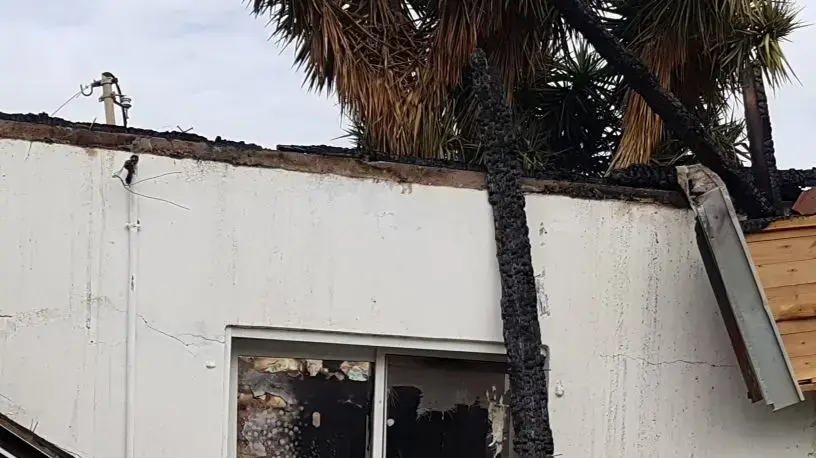 עוד תמונה של ביתה השרוף של זיוה חיון ביבנאל. נשרף לאחר שבית השכנים הוצת עוד תמונה של ביתה השרוף של זיוה חיון ביבנאל. נשרף לאחר שבית השכנים הוצת