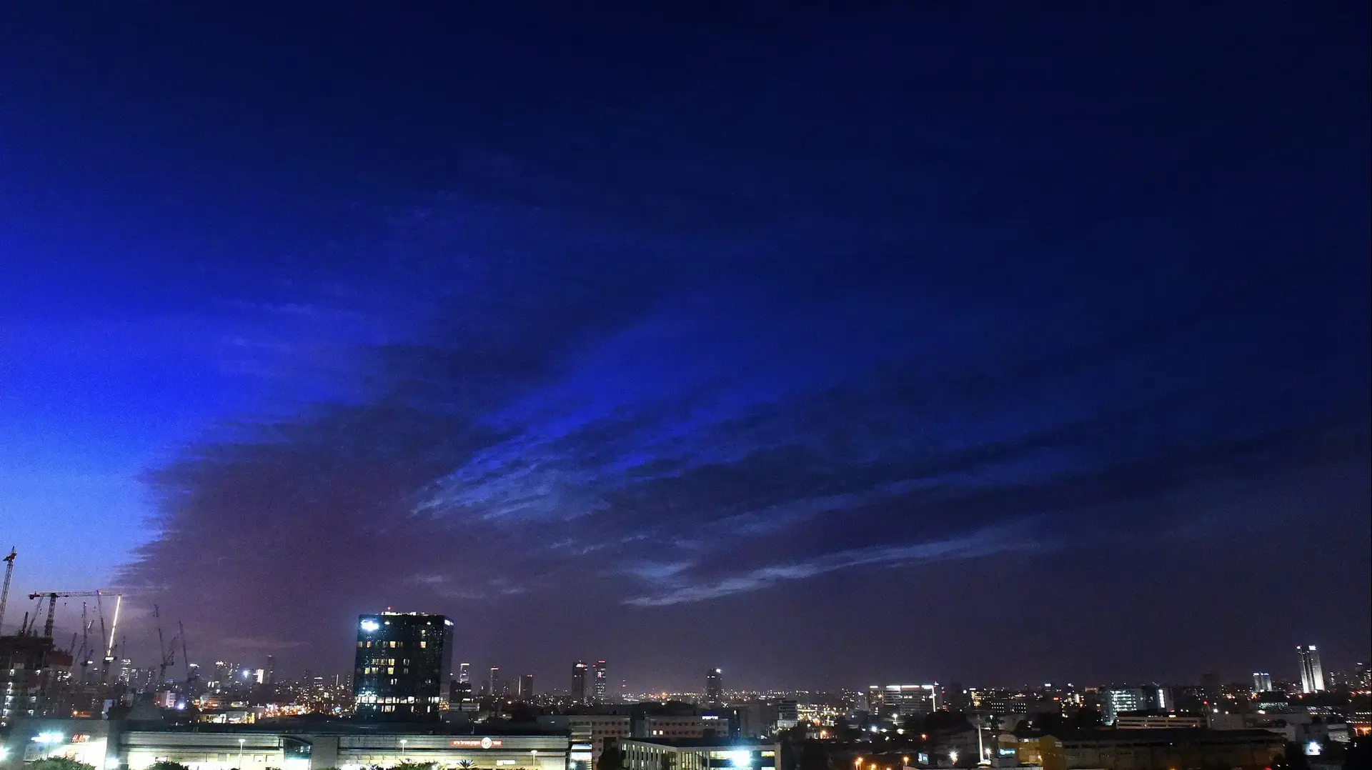עננים בשמי גוש דן 1 בפברואר 2019 עננים בשמי גוש דן 1 בפברואר 2019