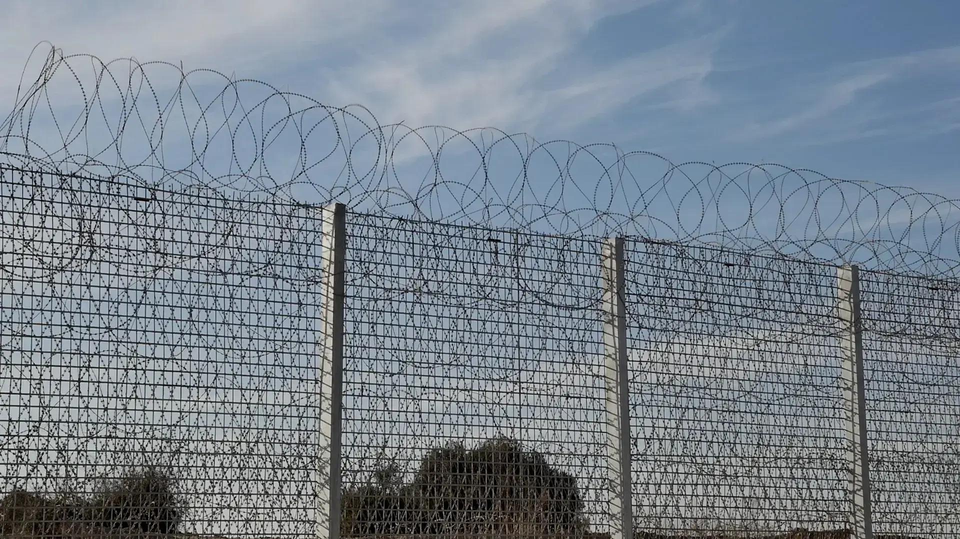 העבודות להקמת המכשול העילי בגבול רצועת עזה
העבודות להקמת המכשול העילי בגבול רצועת עזה