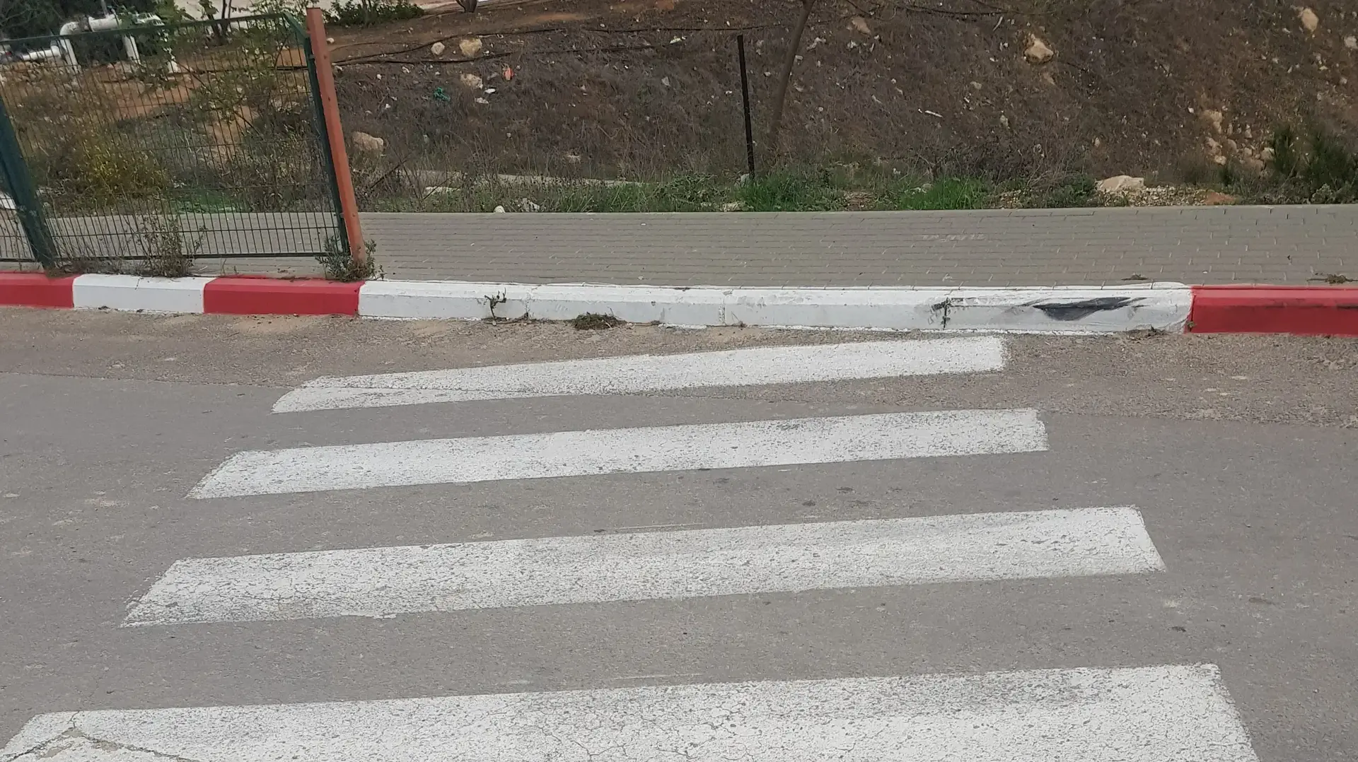 מעבר חצייה ללא הנמכה בהר חברון