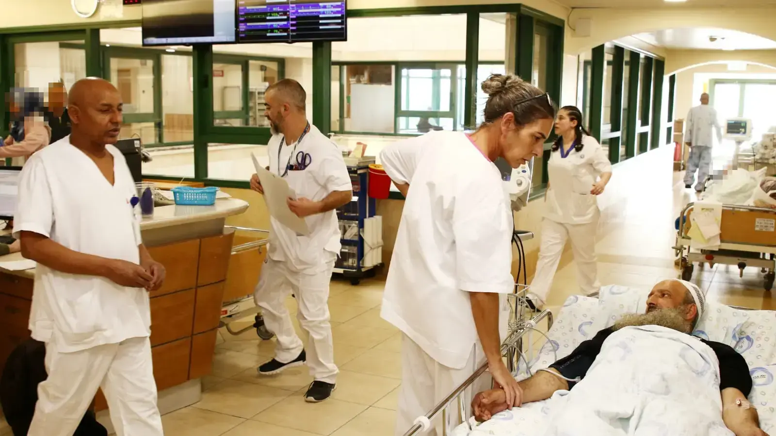 עבד ראזוק בן 48 מכפר קרע:"הממשלה חייבת לטפל במשבר במערכת הבריאות הרי שהאחריות היא עליה", בית חולים הלל יפה חדרה, 5 בפברואר 2019
רותם נובוסלסקי, אחות אחראית פנימית ב' עבד ראזוק בן 48 מכפר קרע:"הממשלה חייבת לטפל במשבר במערכת הבריאות הרי שהאחריות היא עליה", בית חולים הלל יפה חדרה, 5 בפברואר 2019
רותם נובוסלסקי, אחות אחראית פנימית ב'