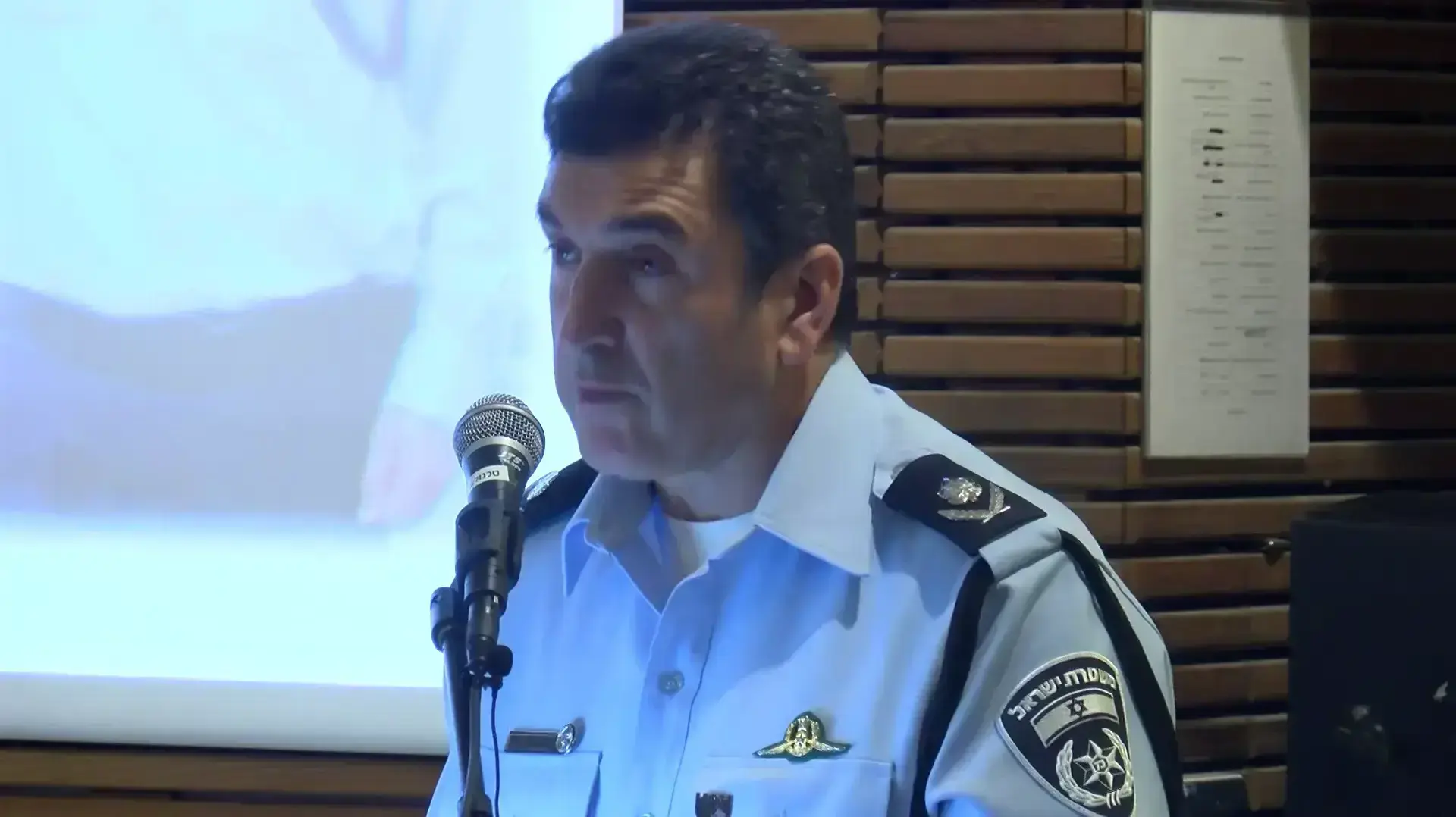 מפקד מחוז ירושלים היוצא, ניצב יורם הלוי בטקס החלפת מפקד מחוז ירושלים ב"אתר כתלינו" שבמתחם מנהרות הכותל מפקד מחוז ירושלים היוצא, ניצב יורם הלוי בטקס החלפת מפקד מחוז ירושלים ב"אתר כתלינו" שבמתחם מנהרות הכותל