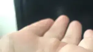 כדור שנמצא באוזנה של צעירה בריטית