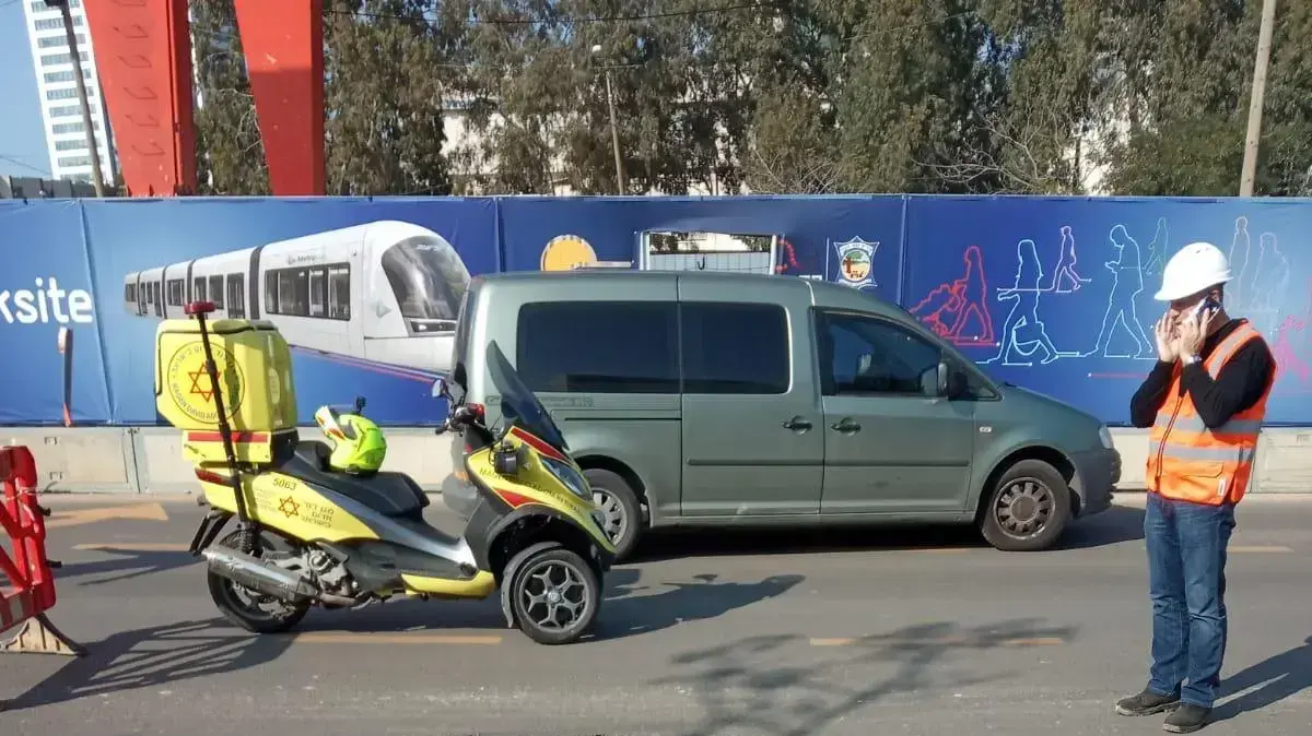 בולען שנפער בדרך פ"ת 12 בפברואר 2019 