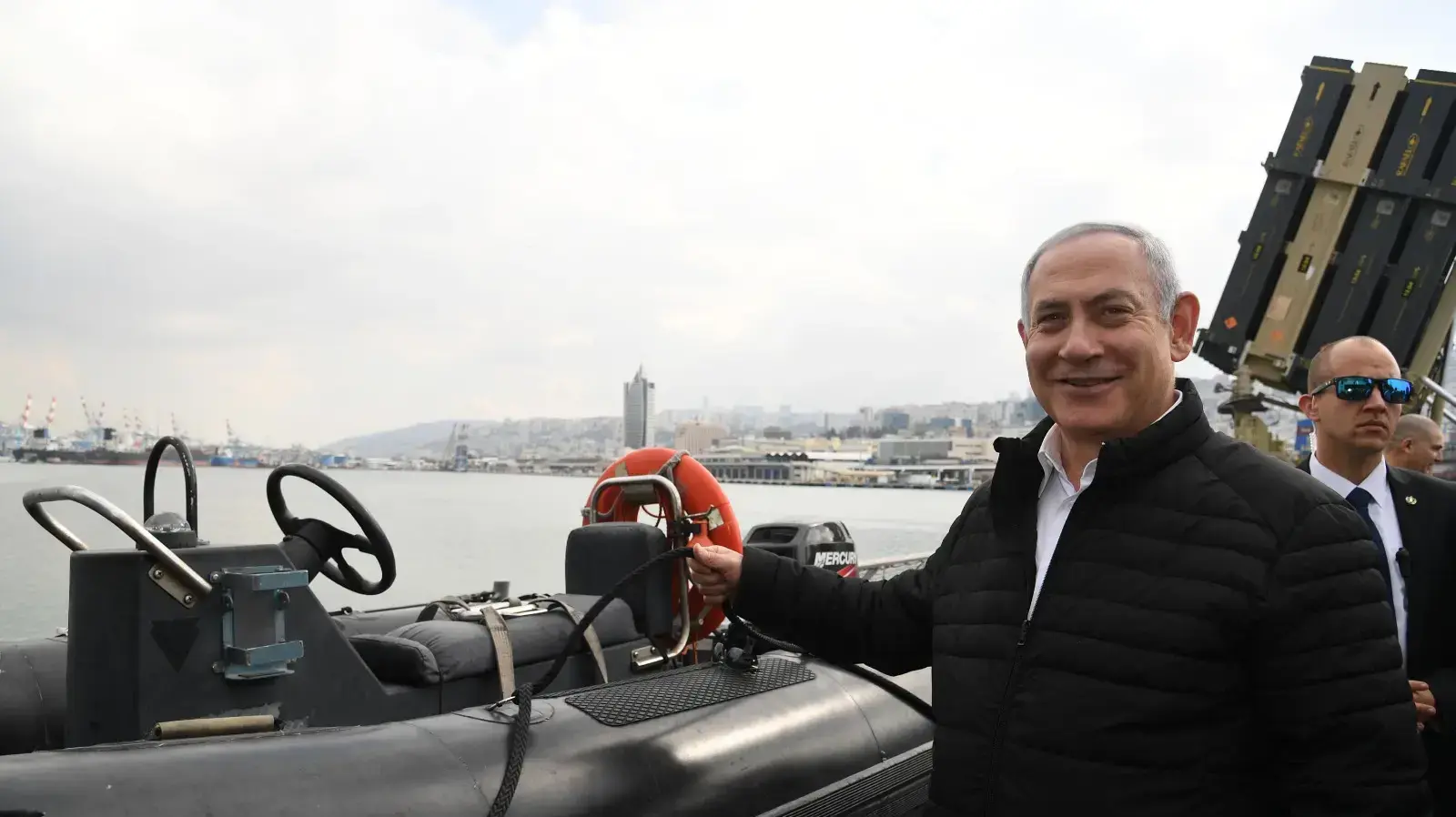 ראש הממשלה ושר הביטחון בנימין נתניהו במהלך ביקור בבסיס חיל הים בחיפה 12 בפברואר 2019 ראש הממשלה ושר הביטחון בנימין נתניהו במהלך ביקור בבסיס חיל הים בחיפה 12 בפברואר 2019