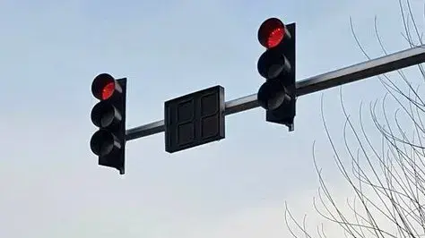 אזם ג'נגראבי, אישה איראנית שהובילה מחאה נגד לבישת חיג'אב, 2018