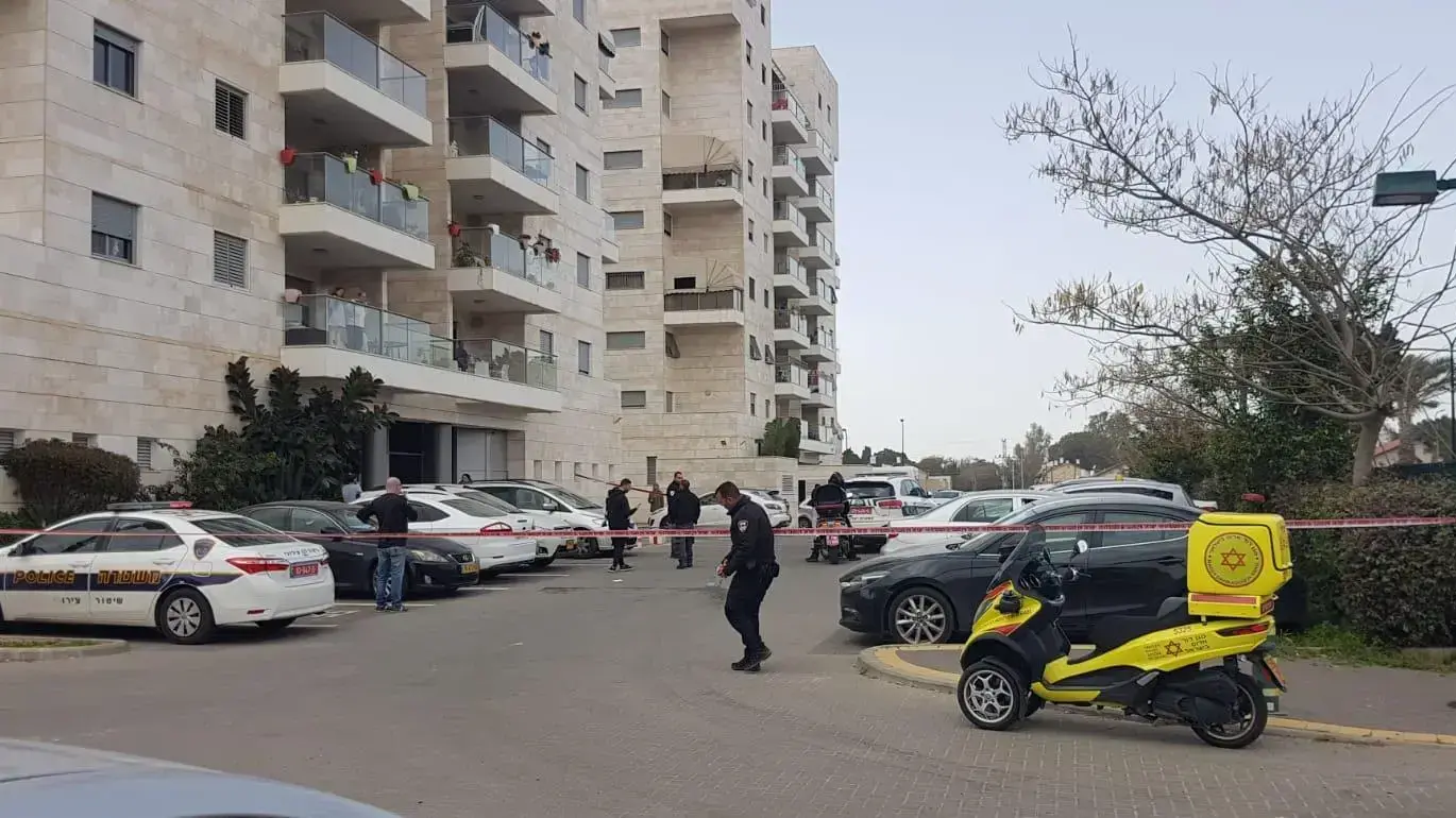 גבר בן 40 נפצע קשה מירי ברחוב שמעון דובנוב ברחובות, 15 בפברואר 2019 גבר בן 40 נפצע קשה מירי ברחוב שמעון דובנוב ברחובות, 15 בפברואר 2019