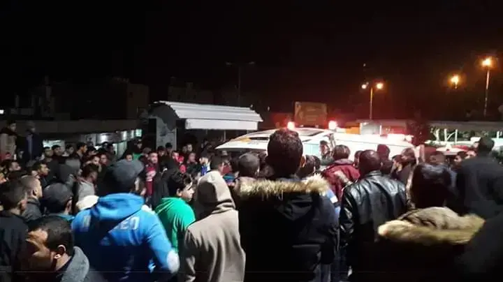 פלסטיני מפונה לבית החולים בעקבות תקיפת צה"ל פלסטיני מפונה לבית החולים בעקבות תקיפת צה"ל