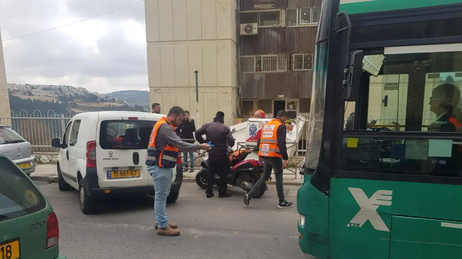 זירת הדקירה ברחוב אברהם שטרן בירושלים זירת הדקירה ברחוב אברהם שטרן בירושלים