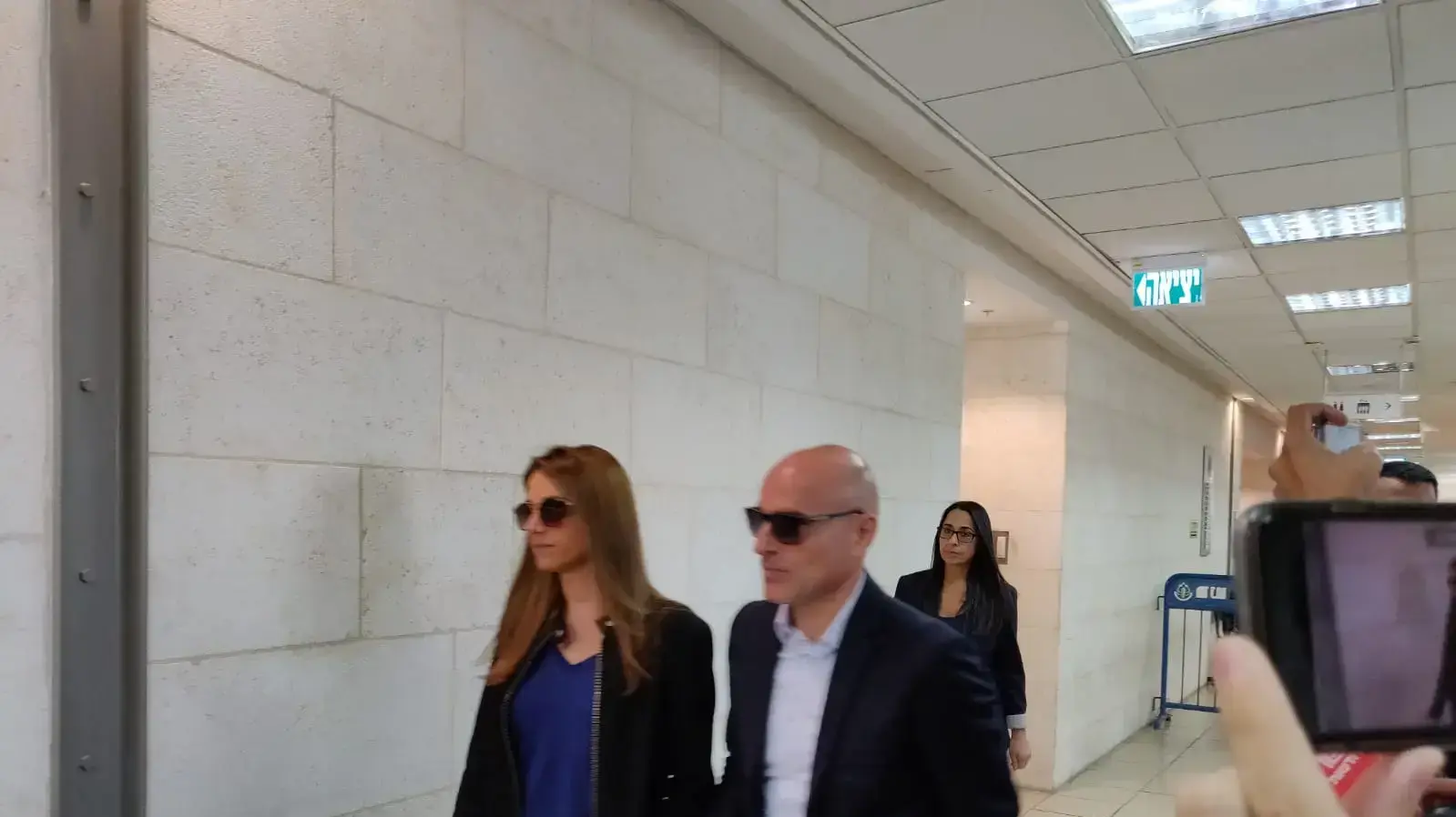 אפי נוה ובר כץ מגיעים לבית משפט השלום בראשון לציון 24 בפברואר 2019 אפי נוה ובר כץ מגיעים לבית משפט השלום בראשון לציון 24 בפברואר 2019