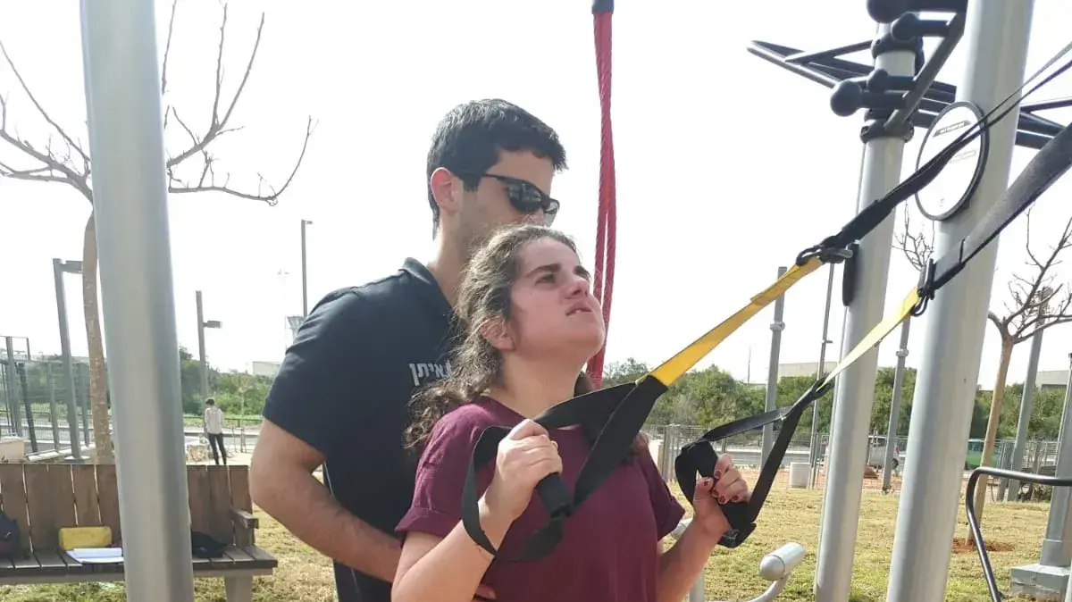 לי גיא רון לי גיא רון