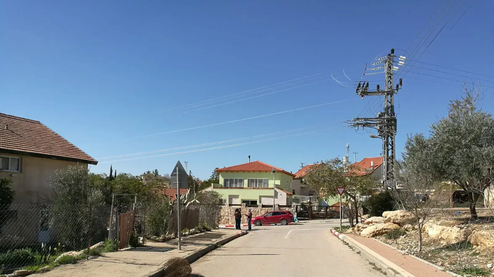 שני לבנה- הקו הירוק עובר באמצע היישוב, 29 בינואר 2019 שני לבנה- הקו הירוק עובר באמצע היישוב, 29 בינואר 2019