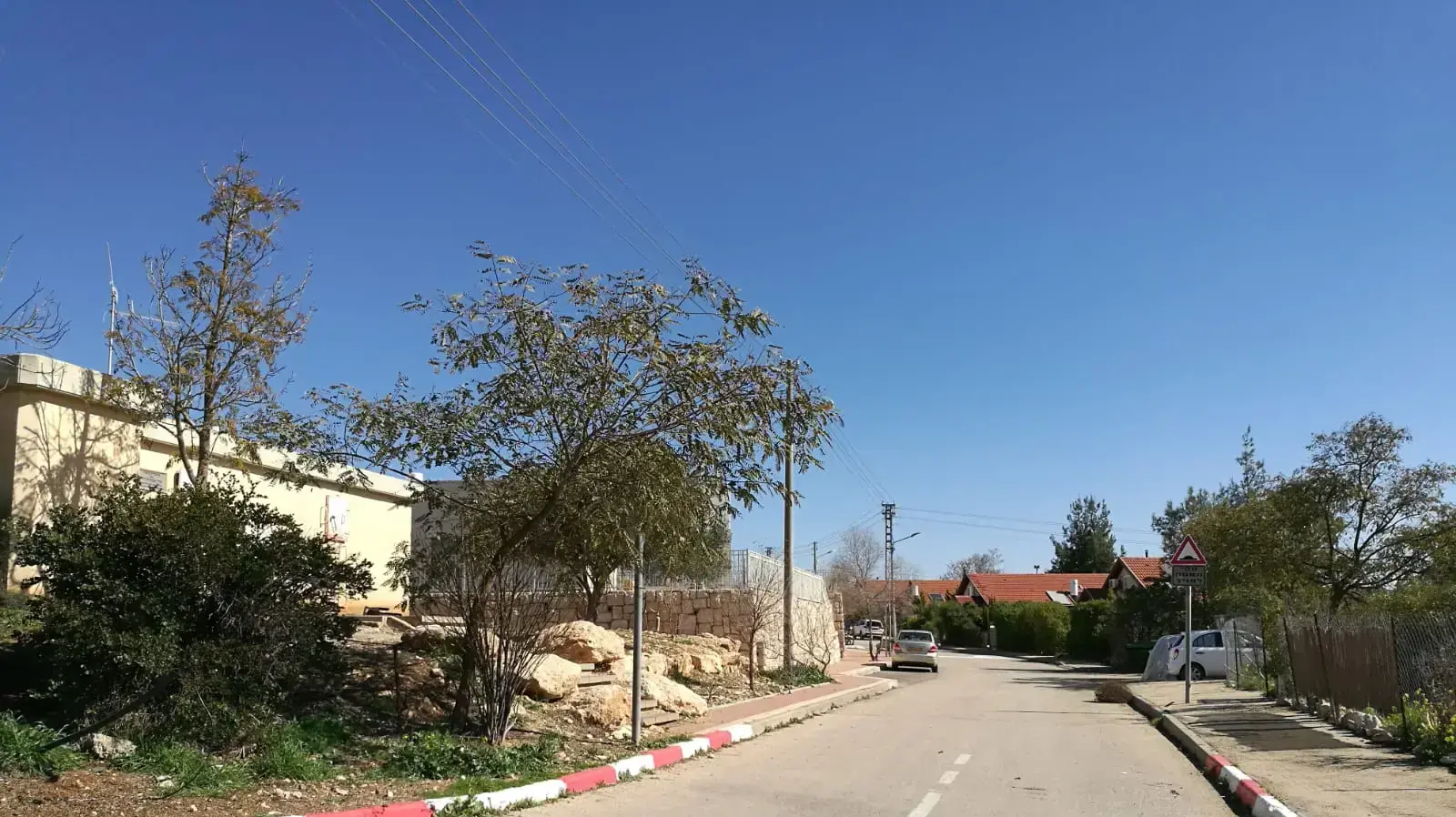 שני לבנה- הקו הירוק עובר באמצע היישוב, 29 בינואר 2019 שני לבנה- הקו הירוק עובר באמצע היישוב, 29 בינואר 2019