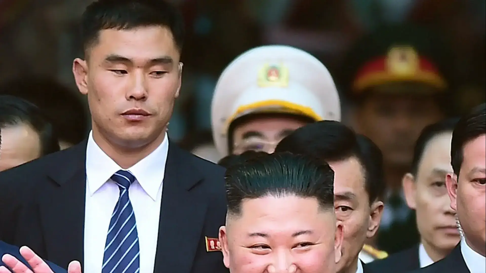 מנהיג קוריאה הצפונית קים ג'ונג און מגיע להאנוי לקראת פסגתו השנייה עם נשיא ארצות הברית דונלד טראמפ, 26 בפברואר 2019 מנהיג קוריאה הצפונית קים ג'ונג און מגיע להאנוי לקראת פסגתו השנייה עם נשיא ארצות הברית דונלד טראמפ, 26 בפברואר 2019