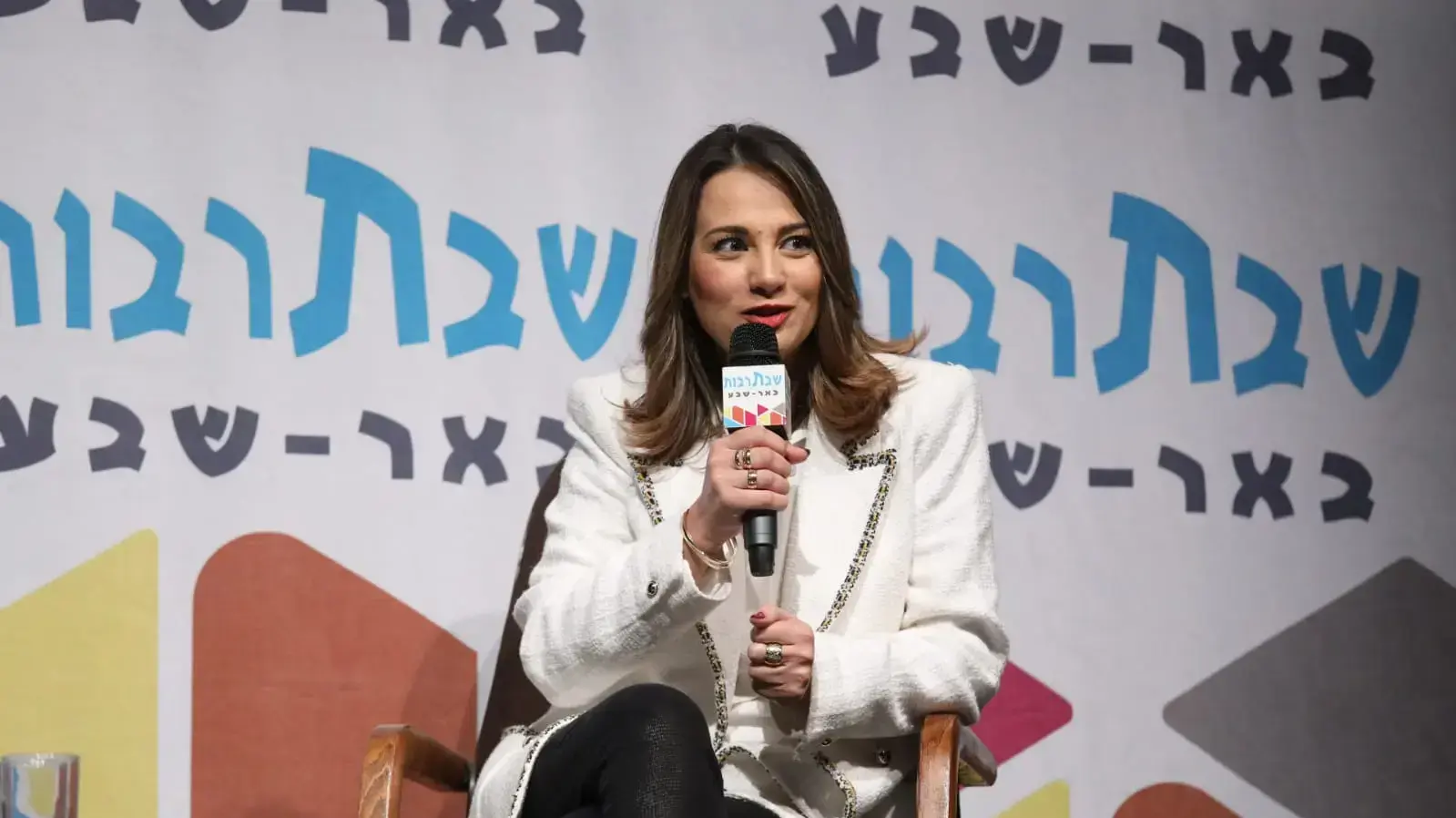 שרת הבינוי והשיכון יפעת שאשא-ביטון בשבתרבות בבאר שבע, 2 במרץ 2019 שרת הבינוי והשיכון יפעת שאשא-ביטון בשבתרבות בבאר שבע, 2 במרץ 2019