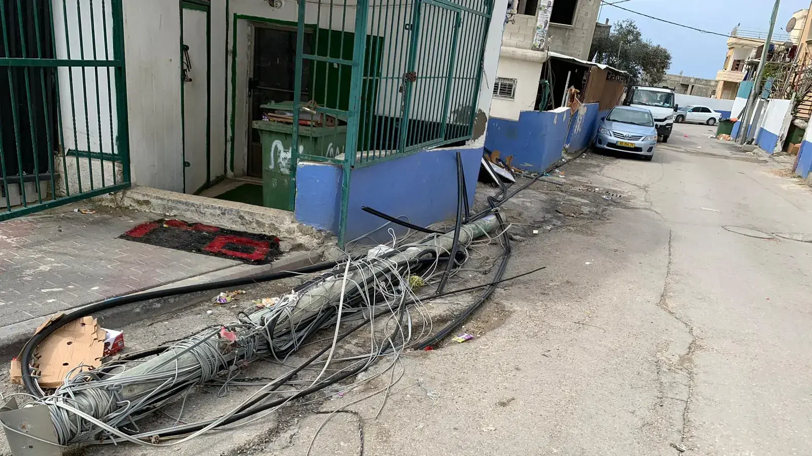 טכנאי בזק הותקף בג'סר א-זרקא, אז רבע כפר נשאר בלי טלפון ואינטרנט טכנאי בזק הותקף בג'סר א-זרקא, אז רבע כפר נשאר בלי טלפון ואינטרנט
