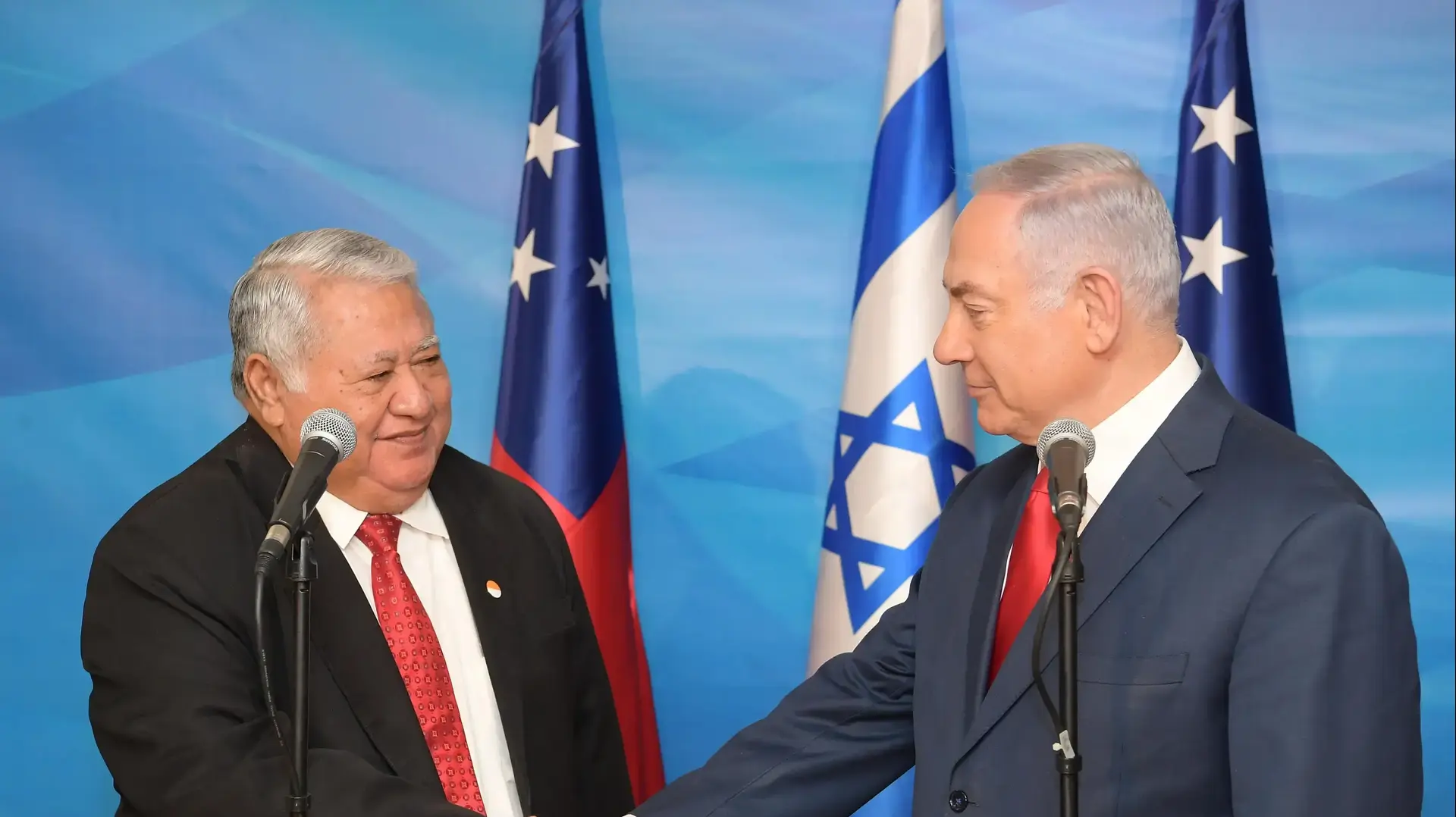 ראש הממשלה בנימין נתניהו נפגש עם ראש ממשלת סמואה טוילאפה לופזוליאיי סאייל מאליגאווי
במשרד ראש הממשלה בירושלים. ראש הממשלה בנימין נתניהו נפגש עם ראש ממשלת סמואה טוילאפה לופזוליאיי סאייל מאליגאווי
במשרד ראש הממשלה בירושלים.