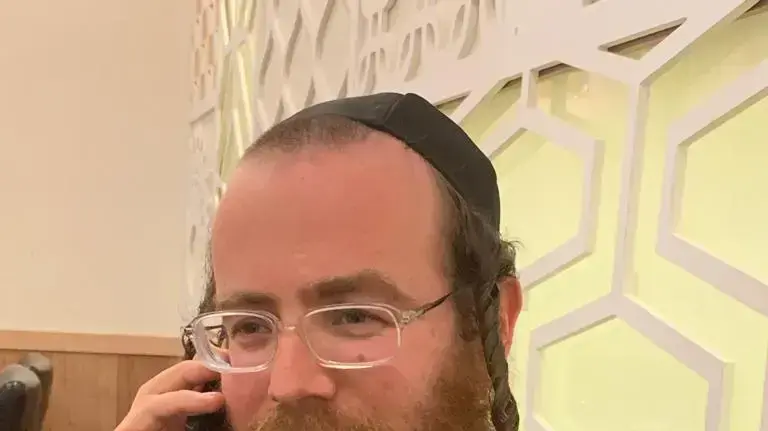 ישראל מוזסון, היזם הישראלי בתחום התשתיות והחלקאות שהיה אמור להיות יחד עם שותפו על הטיסה שהתרסקה בדרכה לקניה ישראל מוזסון, היזם הישראלי בתחום התשתיות והחלקאות שהיה אמור להיות יחד עם שותפו על הטיסה שהתרסקה בדרכה לקניה