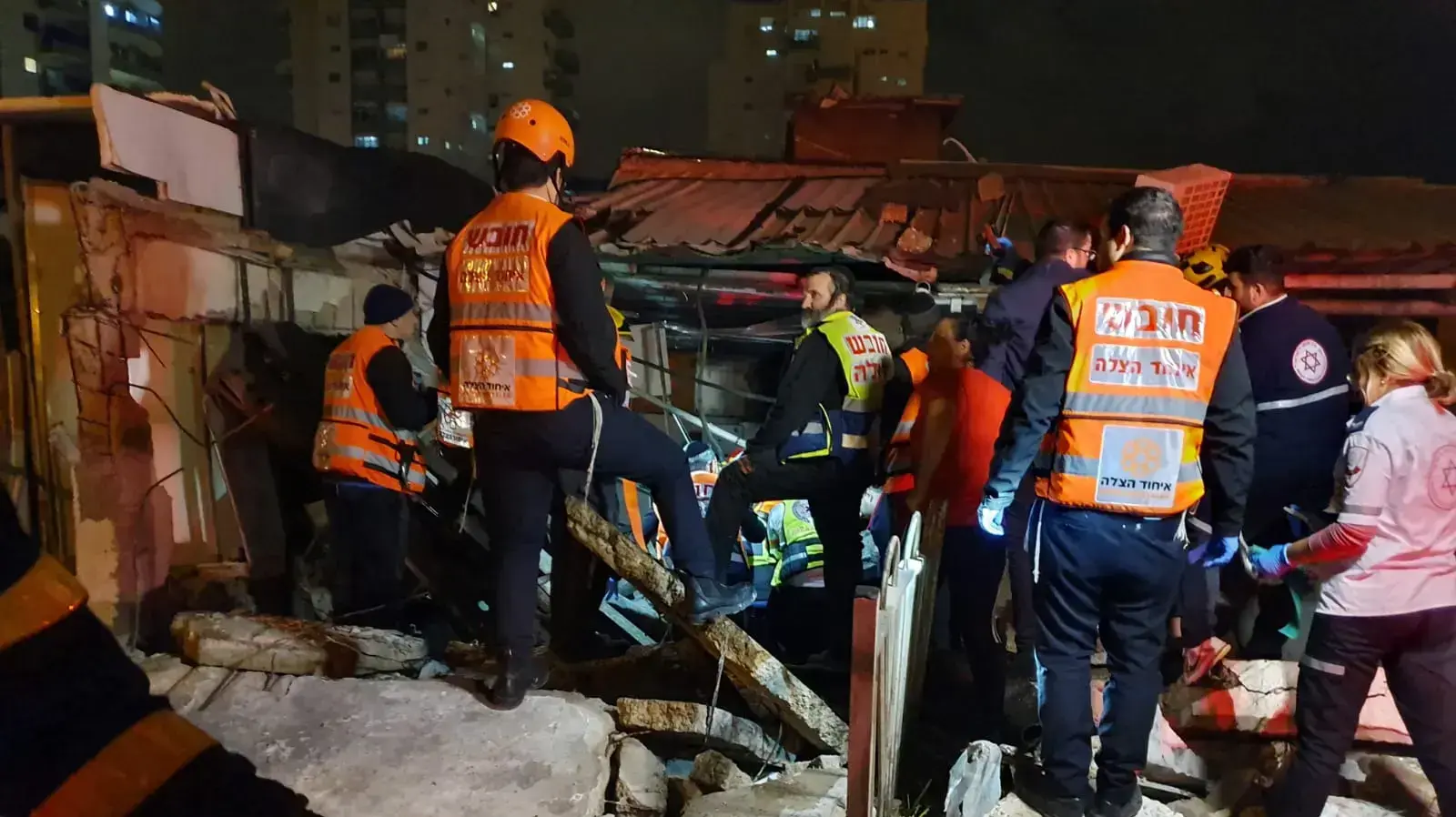 קריסת מבנה ברחוב מרטין בובר באשדוד כתוצאה מפיצוץ בלון גז, 14 במרץ 2019 קריסת מבנה ברחוב מרטין בובר באשדוד כתוצאה מפיצוץ בלון גז, 14 במרץ 2019