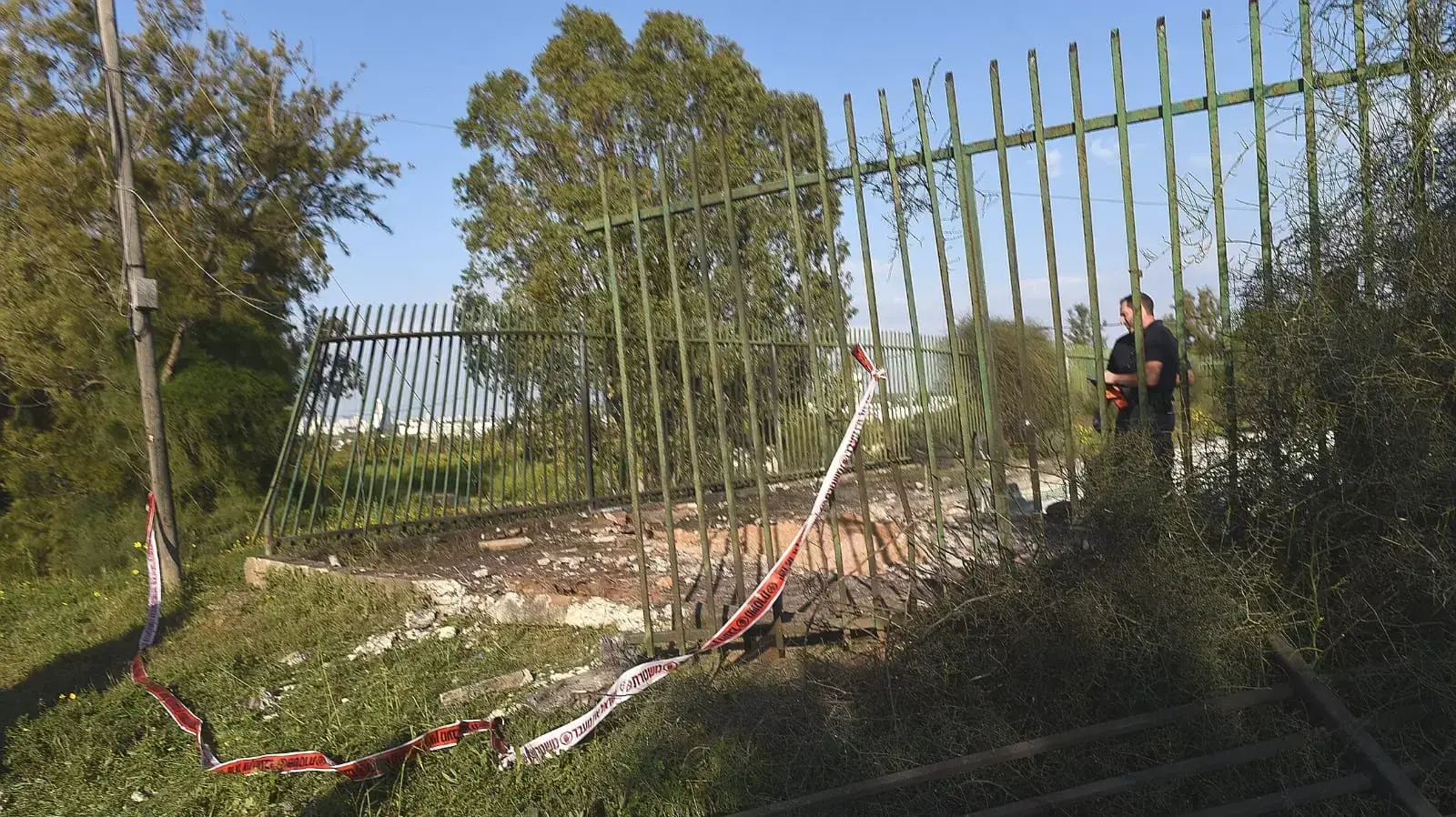 איתור שרידי הרקטה שנורתה מרצועת עזה סמוך לחולון, 15 במרץ 2019 איתור שרידי הרקטה שנורתה מרצועת עזה סמוך לחולון, 15 במרץ 2019