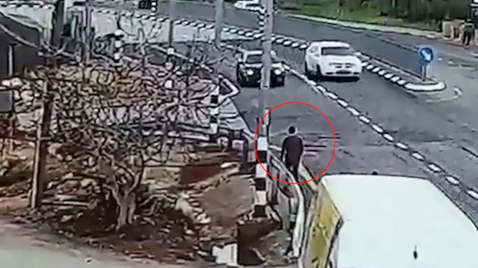 תעיוד - המחבל רגע לפני פיגוע הירי באריאל תעיוד - המחבל רגע לפני פיגוע הירי באריאל