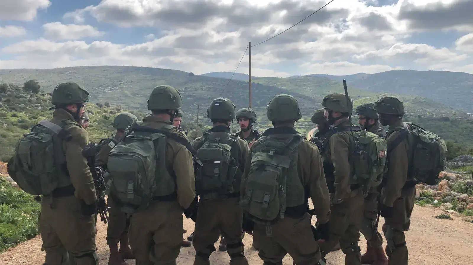 סריקות לוחמי צה"ל אחר המחבל מהפיגוע באריאל 18 במרץ 2019 סריקות לוחמי צה"ל אחר המחבל מהפיגוע באריאל 18 במרץ 2019