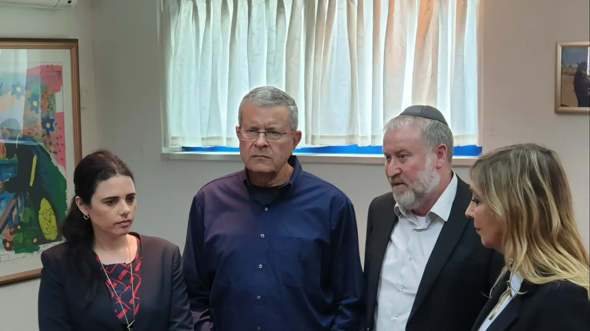 מעמד מסירת הדו"ח הודעה לעיתונות: הדו"ח השנתי של נציבות תלונות הציבור על מייצגי המדינה בערכאות לשנת 2018
שרת המשפטים איילת שקד והיועץ המשפטי לממשלה
מעמד מסירת הדו"ח הודעה לעיתונות: הדו"ח השנתי של נציבות תלונות הציבור על מייצגי המדינה בערכאות לשנת 2018
שרת המשפטים איילת שקד והיועץ המשפטי לממשלה
