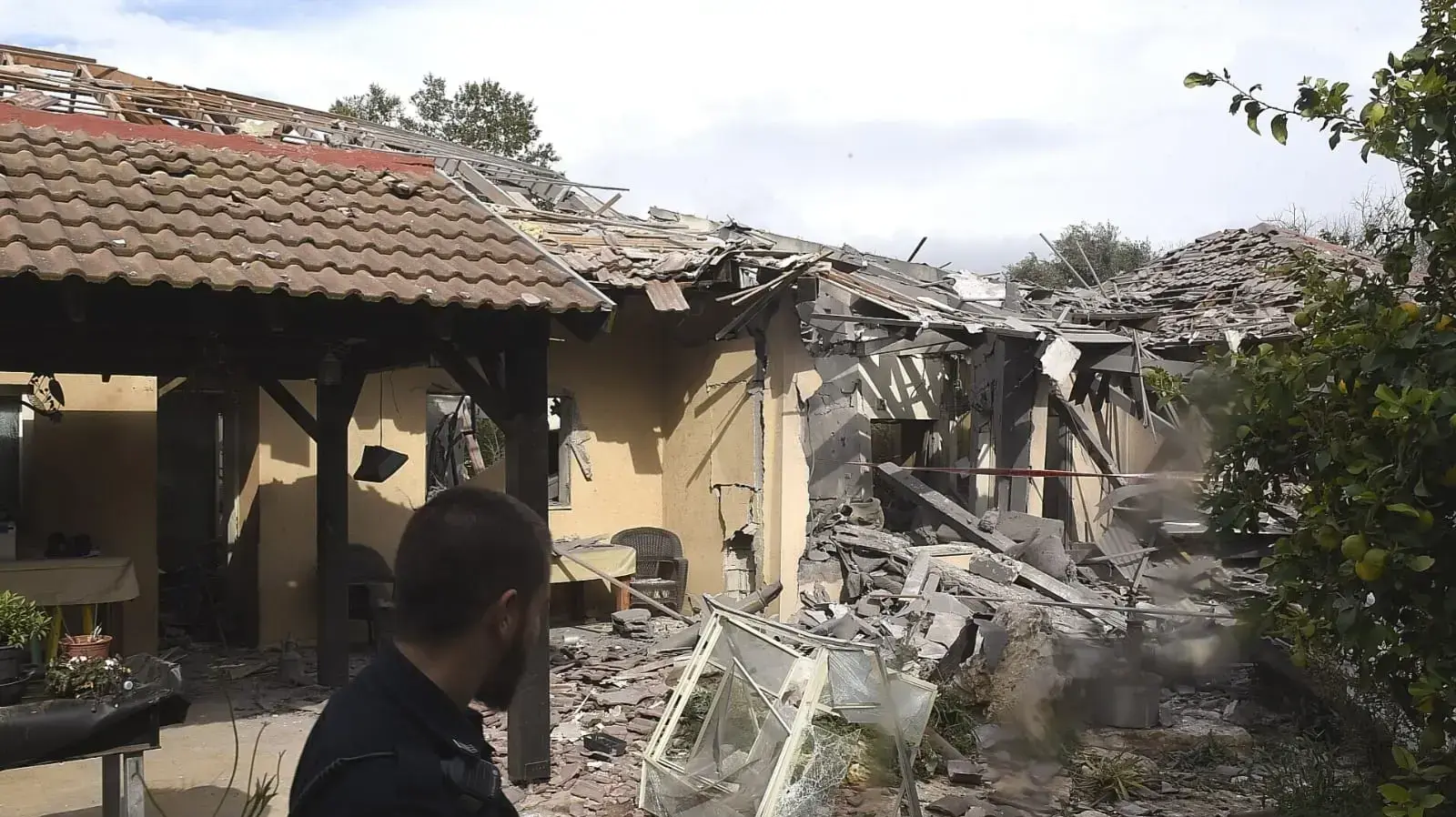 פגיעה ישירה של רקטה בקיבוץ משמרת, 25 במרץ 2019 פגיעה ישירה של רקטה בקיבוץ משמרת, 25 במרץ 2019
