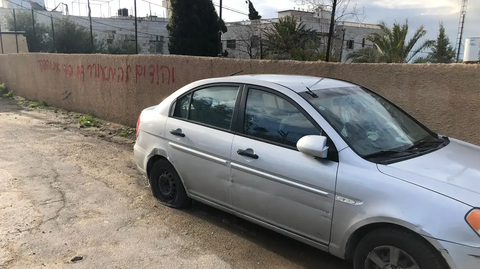 חשד לפשע שנאה בירושלים: בשכונת הגבעה הצרפתית דווח על 28 כלי רכב שצמיגיהם נוקבו ורוססו כתובות בעברית , מרץ 2019