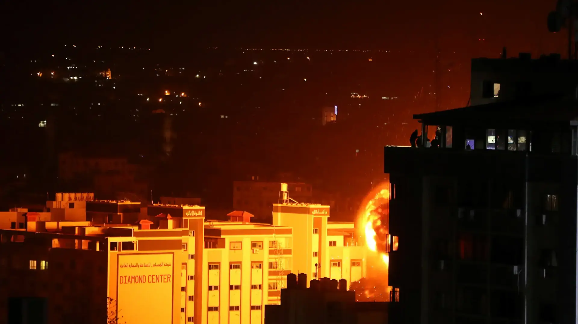 עשן במהלך תקיפת חיל האוויר בעזה 25 במרץ 2019 עשן במהלך תקיפת חיל האוויר בעזה 25 במרץ 2019