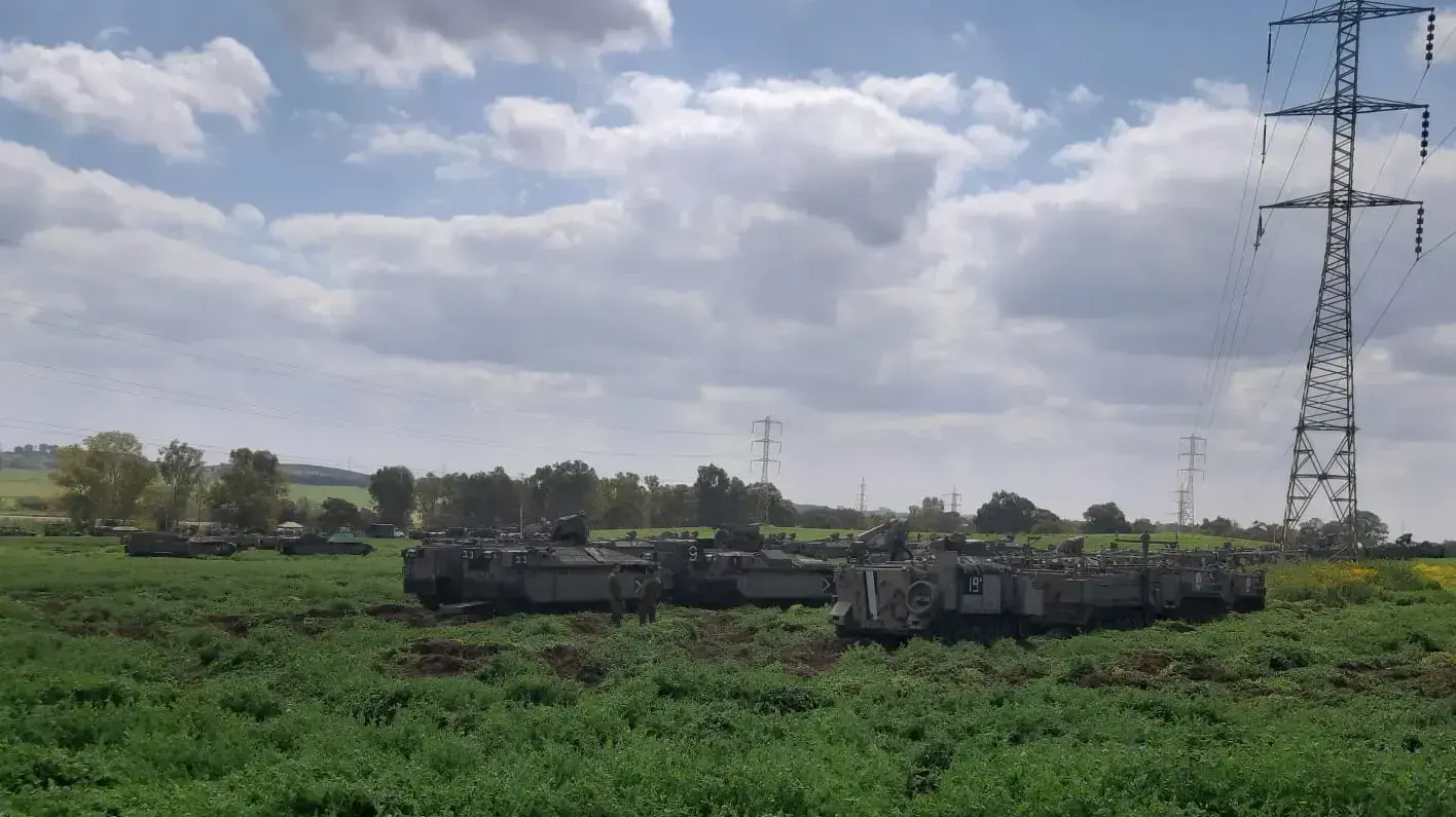 פריסת טנקים בגבול עזה 26 במרץ 2019 פריסת טנקים בגבול עזה 26 במרץ 2019