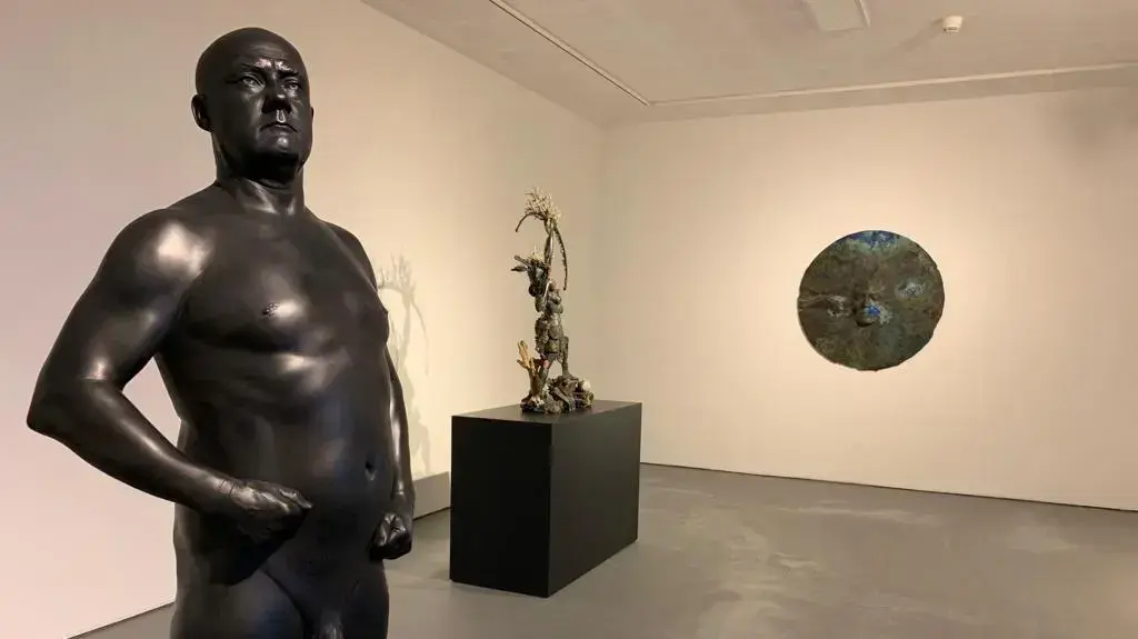 דמיאן הירסט הרסט מוזיאון חיפה מוזאון דמיאן הירסט הרסט מוזיאון חיפה מוזאון