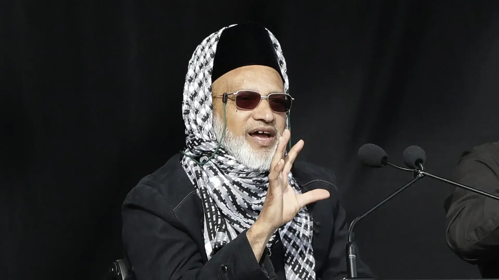 פריד אחמד ששרד את הטבח בניו זילנד ואיבד את אשתו נושא דברים בטקס זיכרון לאומי בקרייסטצ'רץ', 29 במרץ 2019