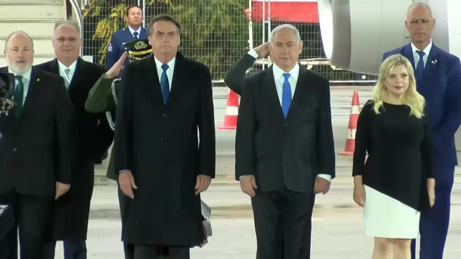 ראש הממשלה בנימין נתניהו מקבל את פניו של נשיא ברזיל ז'איר בולסונארו בנמל התעופה בן גוריון 31.במרץ 2019 ראש הממשלה בנימין נתניהו מקבל את פניו של נשיא ברזיל ז'איר בולסונארו בנמל התעופה בן גוריון 31.במרץ 2019