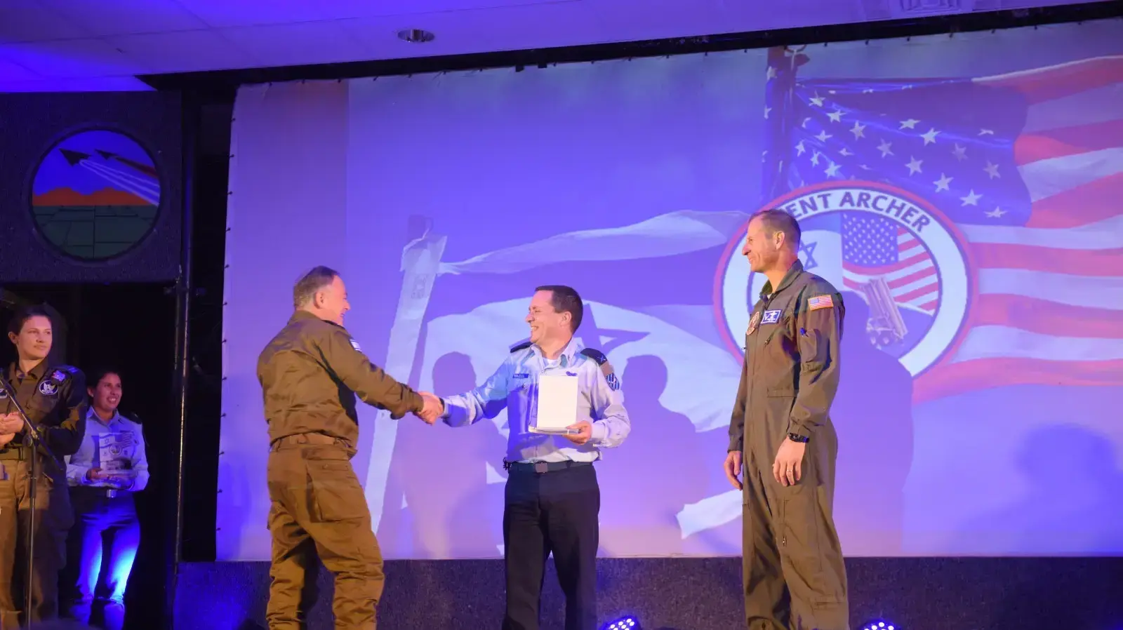 הפיקוד האירופאי של צבא ארה״ב (EUCOM) פריסה תרגילית הראשונה מסוגה של מערכת הגנה אווירית מפני טילים (THAAD) בישראל, 31. במרץ 2019 הפיקוד האירופאי של צבא ארה״ב (EUCOM) פריסה תרגילית הראשונה מסוגה של מערכת הגנה אווירית מפני טילים (THAAD) בישראל, 31. במרץ 2019
