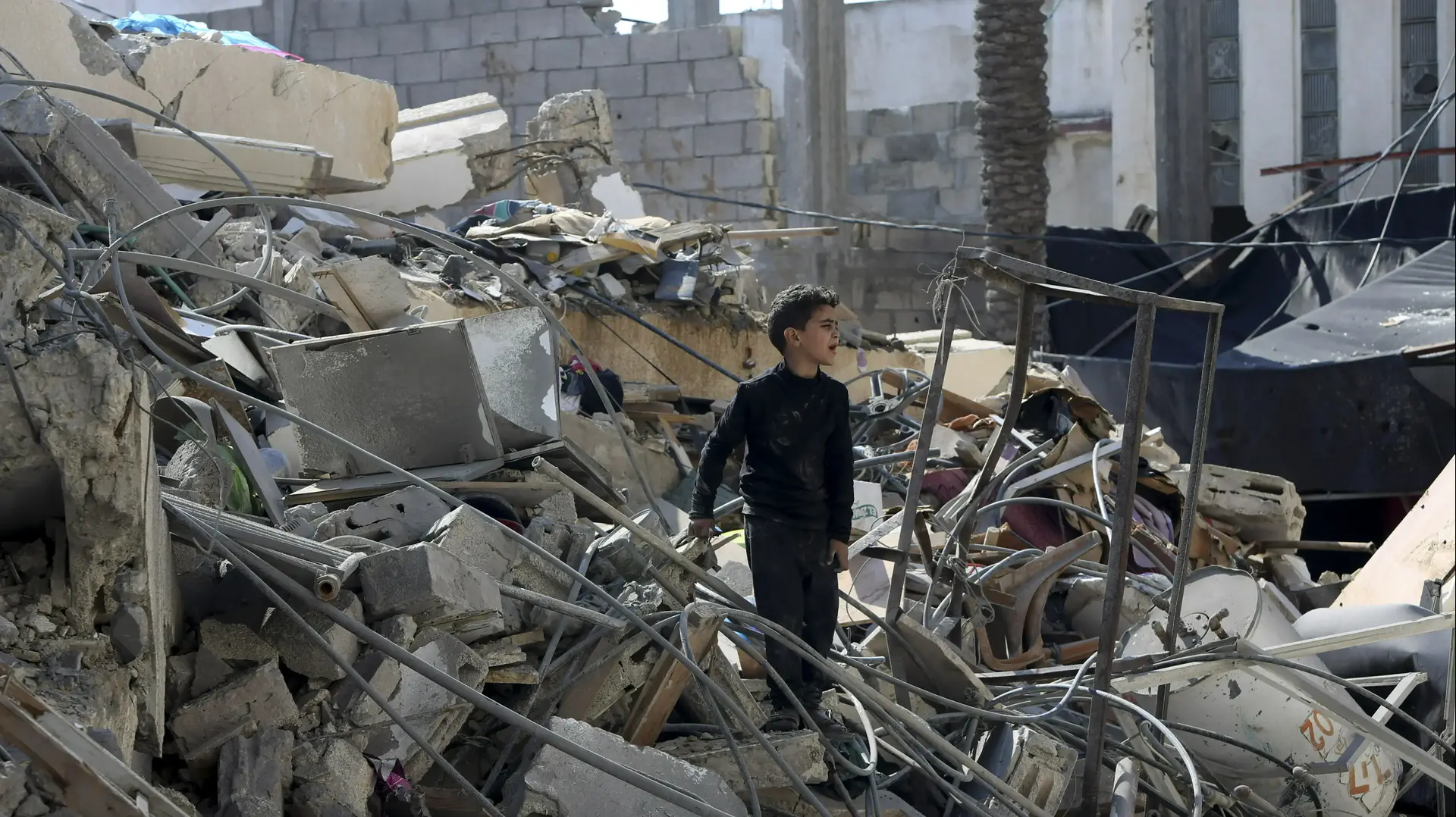 הריסות בית בעזה לאחר הפגזת צה"ל , 27 במרץ 2019 הריסות בית בעזה לאחר הפגזת צה"ל , 27 במרץ 2019