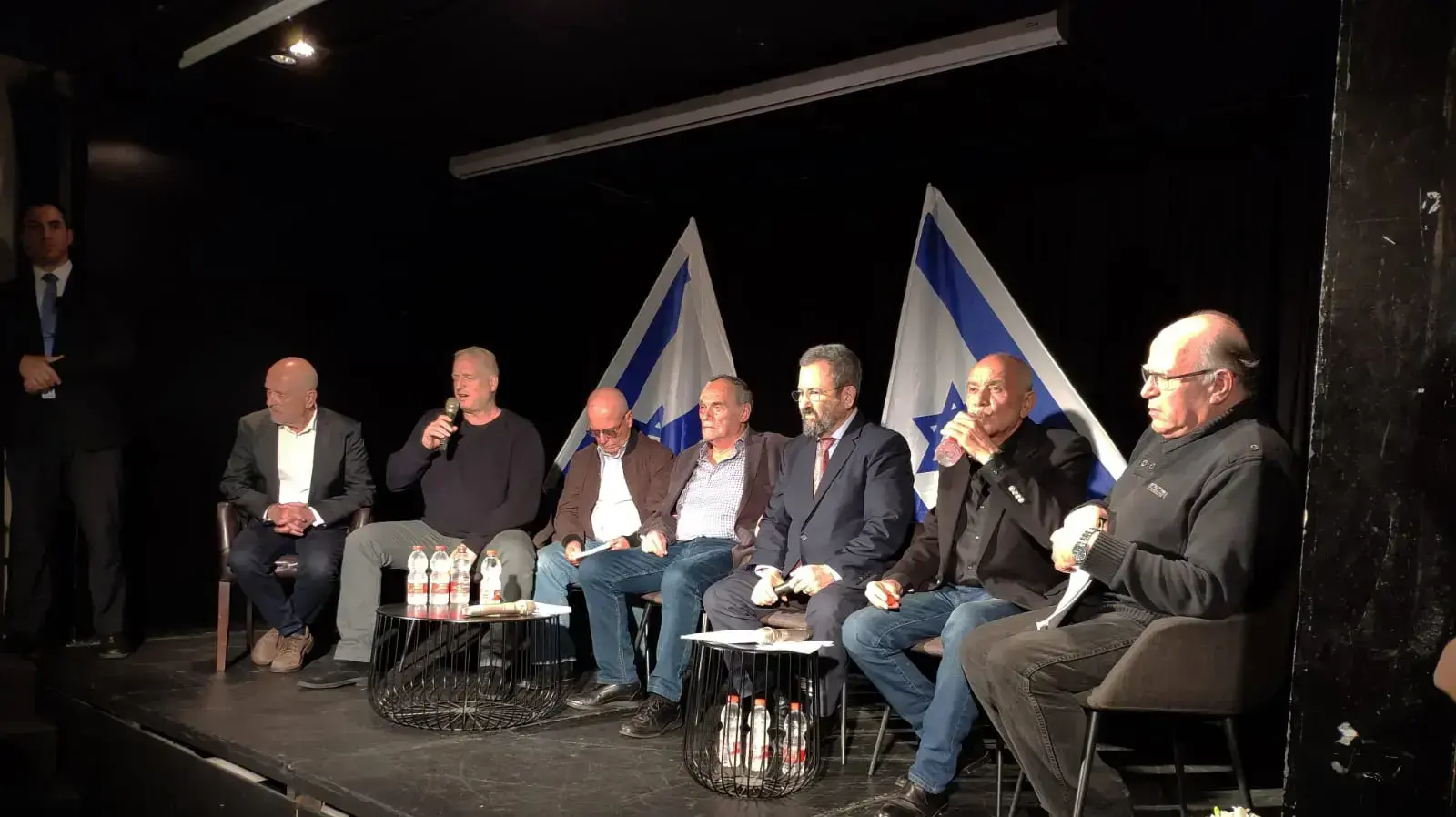 אירוע בנושא התייחסות לפרשת הצולות בהשתתפות :  אהוד ברק, דן חלוץ, עוזי ארד, אילן בירן, עמוס ירון, נעם תיבון ודרור הלוי, בית ציוני אמריקה, תל אביב 3 באפריל 2019 