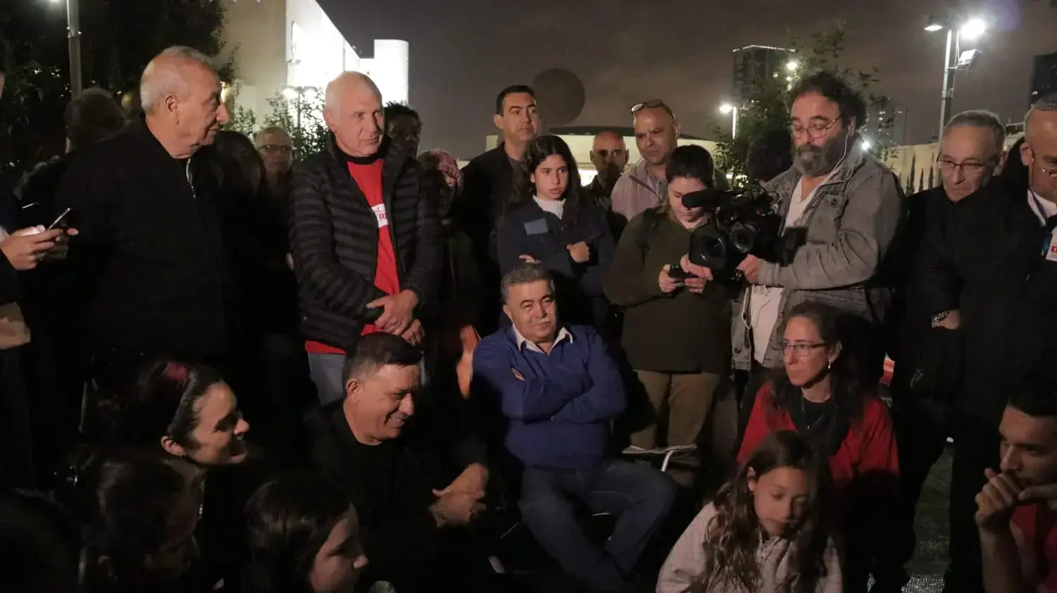 יו"ר מפלגת העבודה, אבי גבאי במהלך מחאת תושבי הדרום בשדרות רוטשילד, ת"א 4 באפריל 2019 יו"ר מפלגת העבודה, אבי גבאי במהלך מחאת תושבי הדרום בשדרות רוטשילד, ת"א 4 באפריל 2019