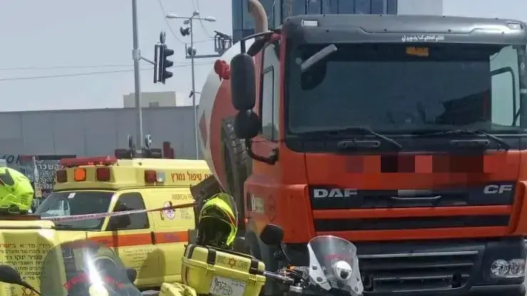 מערבל בטון דרס למוות הולכת רגל בת 80 בראשון לציון 7 באפריל 2019 מערבל בטון דרס למוות הולכת רגל בת 80 בראשון לציון 7 באפריל 2019