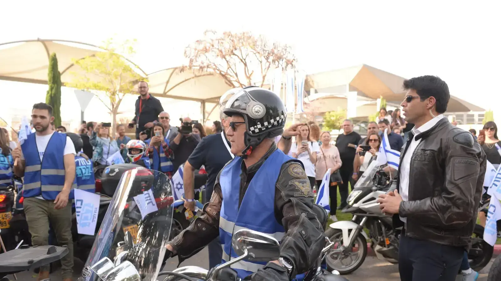 שיירת אופנוענים בהובלת בני גנץ, יצאה לסיבוב במרכז הארץ להצגת הקמפיין, 7 באפריל 2019