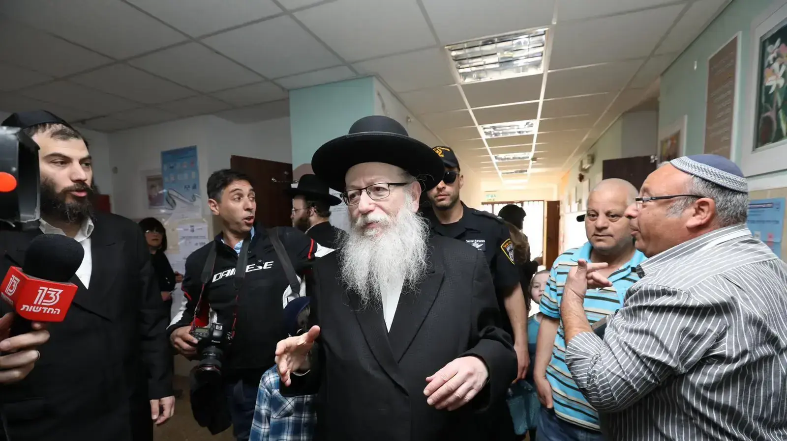 סגן שר הבריאות, יעקב ליצמן מצביע בירושלים, 9 באפריל 2019 סגן שר הבריאות, יעקב ליצמן מצביע בירושלים, 9 באפריל 2019