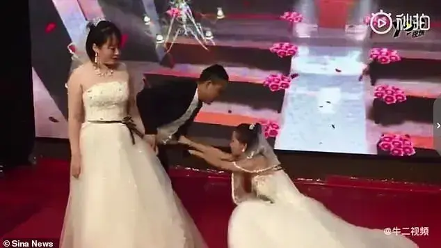 החברה לשעבר הגיעה בשמלת כלה לחתונה