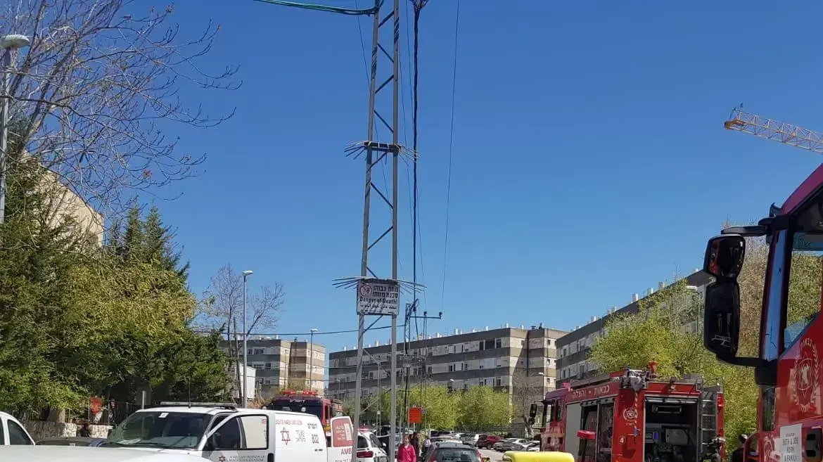 שריפה בבניין מגורים ברחוב גואטמלה בירושלים 11 באפריל 2019 