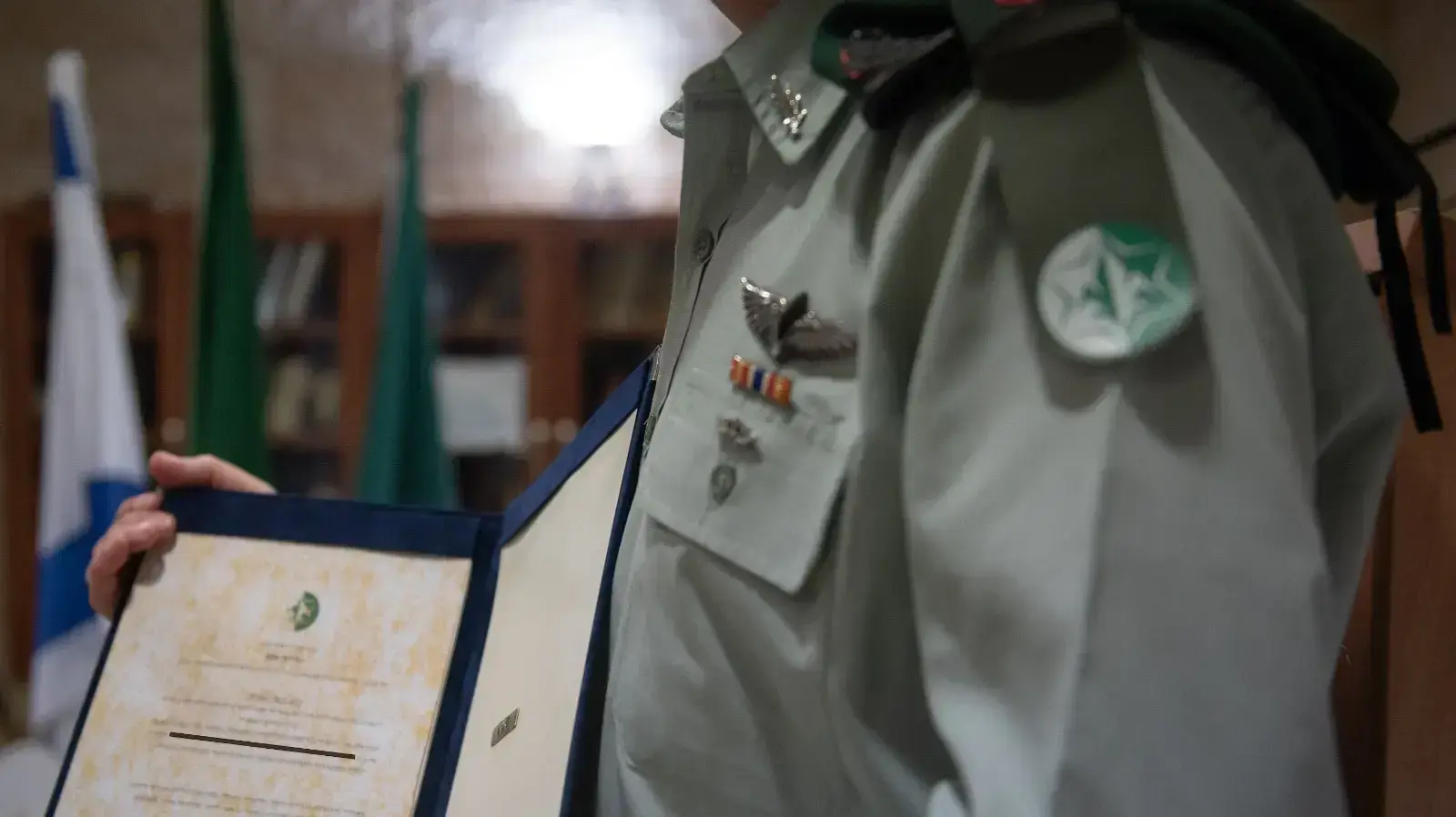 ראש אגף המודיעין, אלוף תמיר הימן, העניק ציון לשבח מטעם ראש אגף המודיעין ליחידה 504 על הקמה וביסוס יכולת מבצעית ייחודית בזירה הצפונית בשנים 2013-2018.
