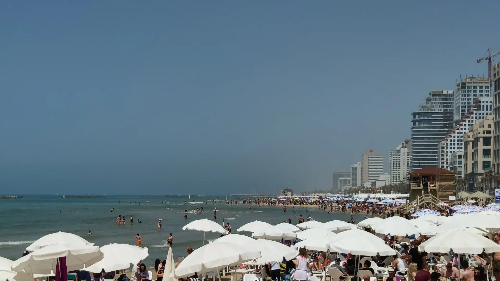חוף ים בתל אביב, 13 באפריל 2019 חוף ים בתל אביב, 13 באפריל 2019